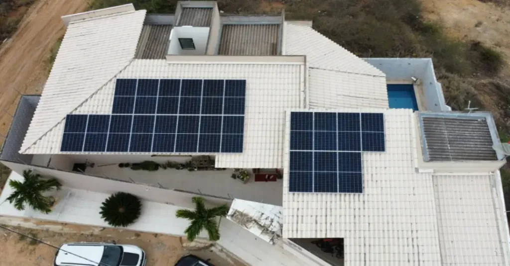 Inversor 7.7K | 21 Painéis de 555W | 11.655 kWp